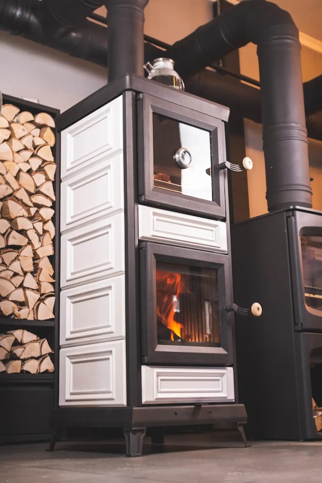 Печь-камин Astov (Астов) Майолика с духовкой Красная