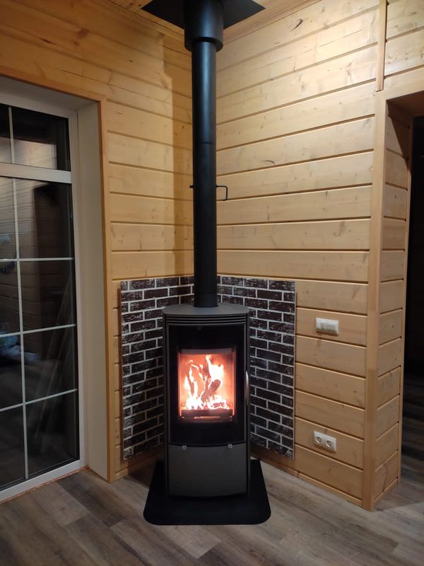 Печь-камин EMBER SKI-211 (210) (чёрная)