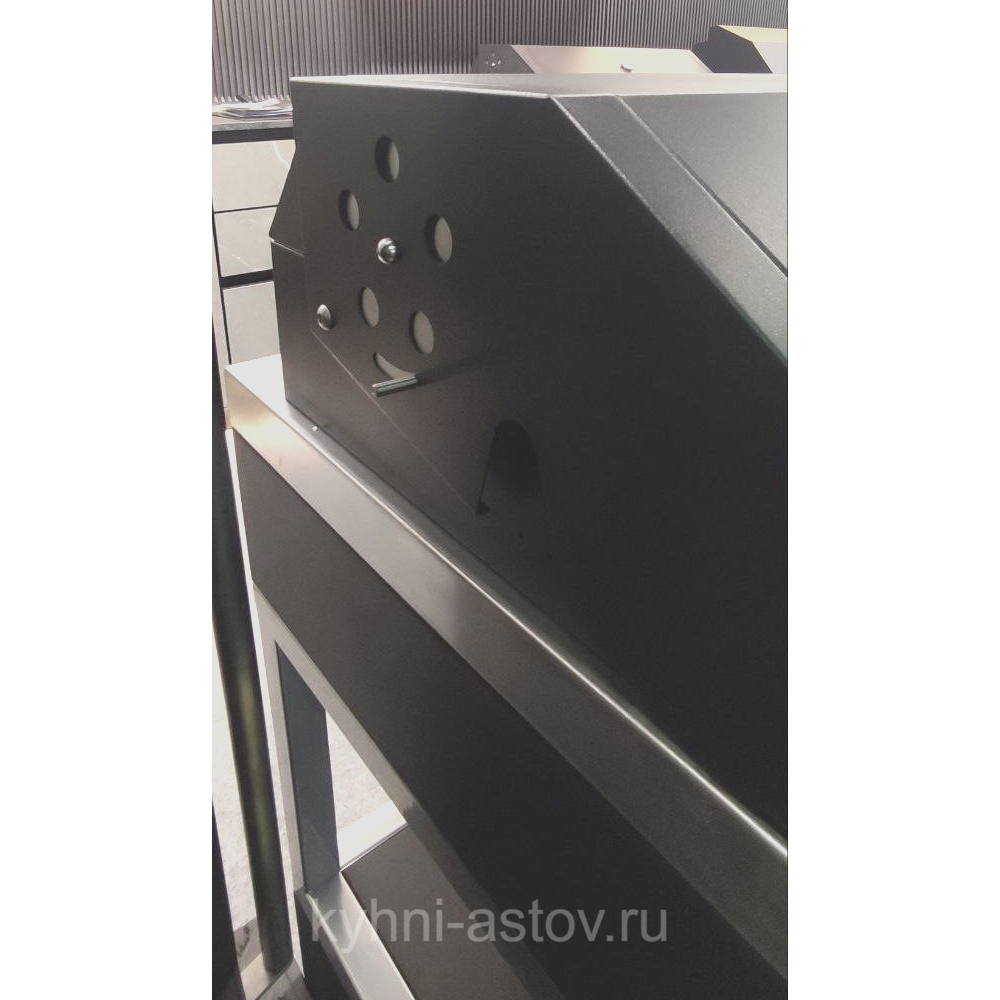 Мобильный модуль с угольным грилем