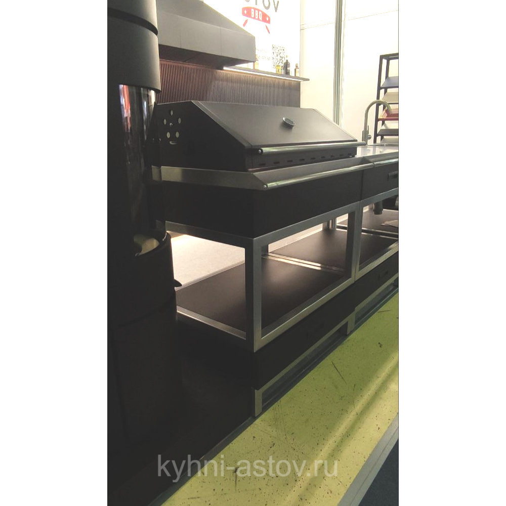 Мобильный модуль с угольным грилем