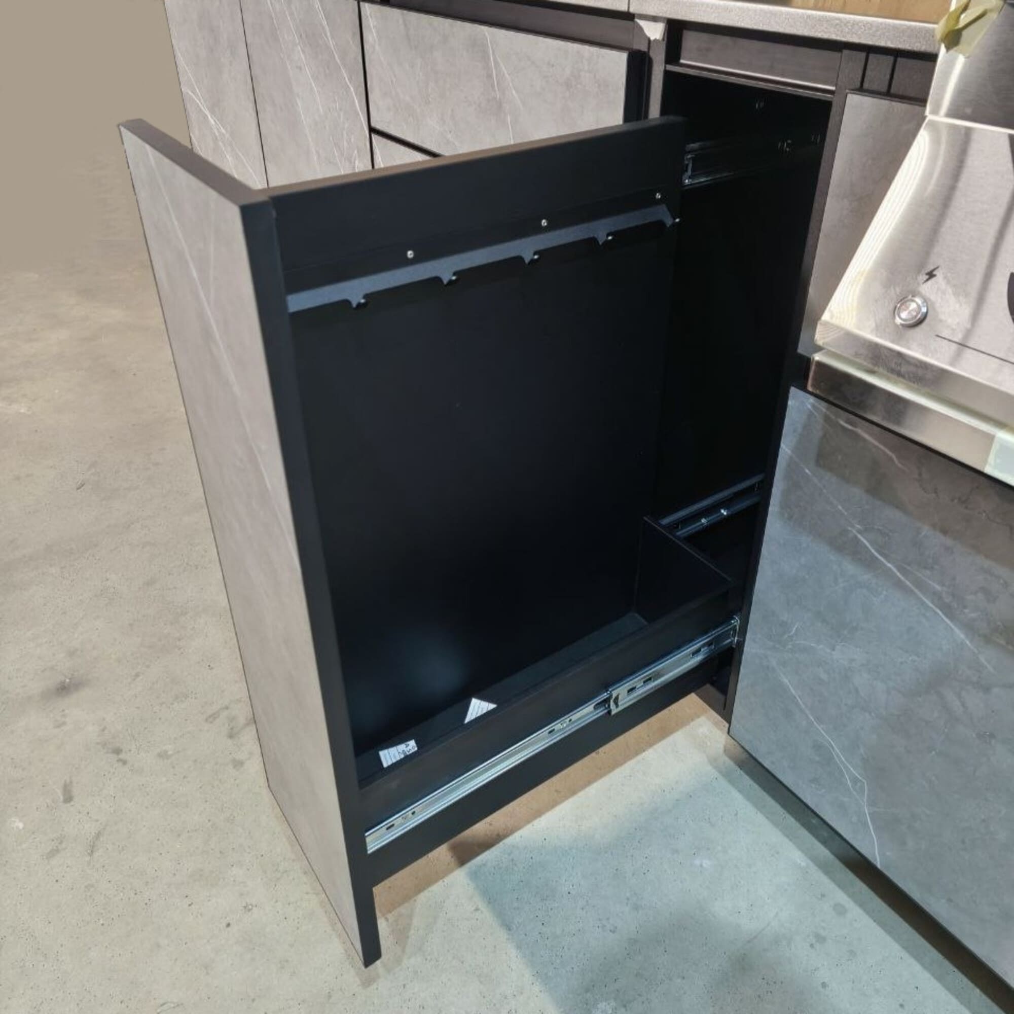 Модуль с крючками для мангальной зоны