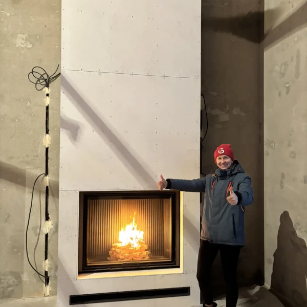 Монтаж каминной топки ASTOV ПС 10080 с комплектующими в бетонном доме Монтаж каминной топки ASTOV ПС 10080 с комплектующими в бетонном доме