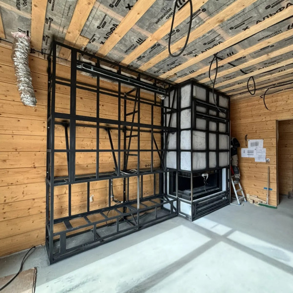 Монтаж каминной топки ASTOV (АСТОВ) П2С 14057 L с комплектующими в деревянном доме