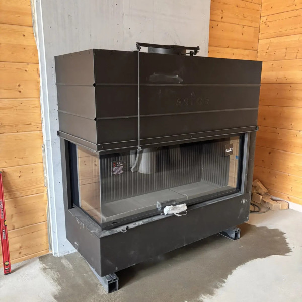 Монтаж каминной топки ASTOV (АСТОВ) П2С 14057 L с комплектующими в деревянном доме