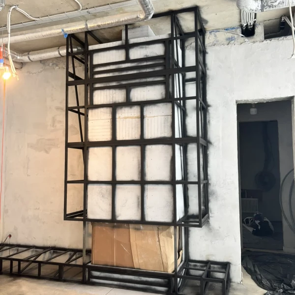 Монтаж каминной топки ASTOV П3С 12057 с комплектующими в бетонном доме Монтаж каминной топки ASTOV П3С 12057 с комплектующими в бетонном доме