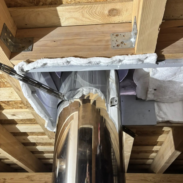 Монтаж каминной топки ASTOV (АСТОВ) П2С 14057 L с комплектующими в деревянном доме