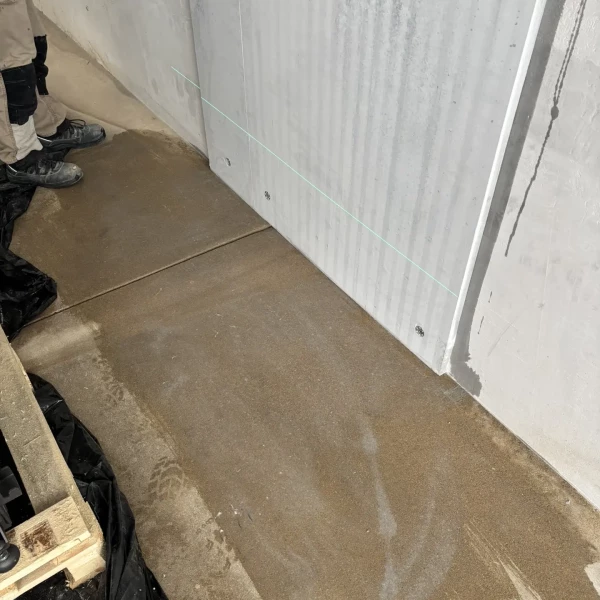 Монтаж каминной топки ASTOV П3С 12057 с комплектующими в бетонном доме Монтаж каминной топки ASTOV П3С 12057 с комплектующими в бетонном доме