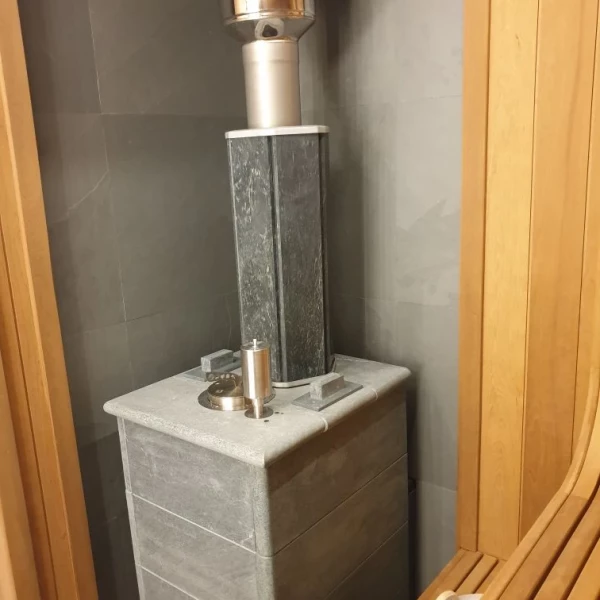 Монтаж дровяной банной печи Печь EASYSTEAM «Сочи» М2 в полноценном кожухе