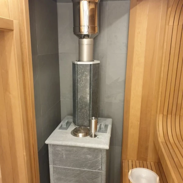 Монтаж дровяной банной печи Печь EASYSTEAM «Сочи» М2 в полноценном кожухе