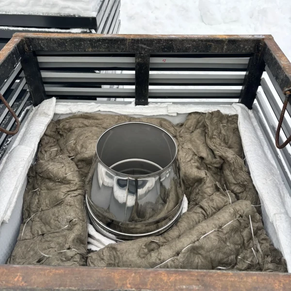 Монтаж каминной топки ASTOV П3С 12057 с комплектующими в бетонном доме Монтаж каминной топки ASTOV П3С 12057 с комплектующими в бетонном доме