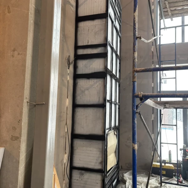 Монтаж каминной топки ASTOV ПС 10080 с комплектующими в бетонном доме Монтаж каминной топки ASTOV ПС 10080 с комплектующими в бетонном доме