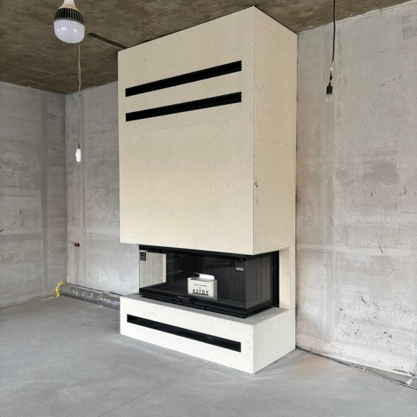 Каминная топка ASTOV П3С 15057 с комплектующими в каменном доме