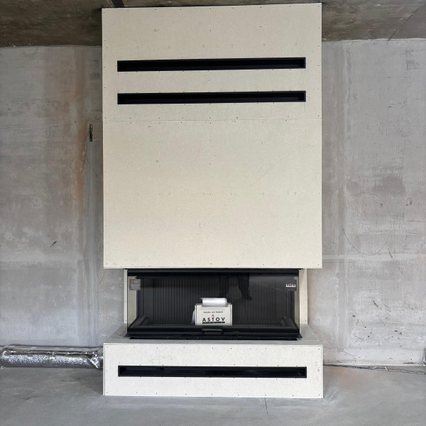 Каминная топка ASTOV П3С 15057 с комплектующими в каменном доме