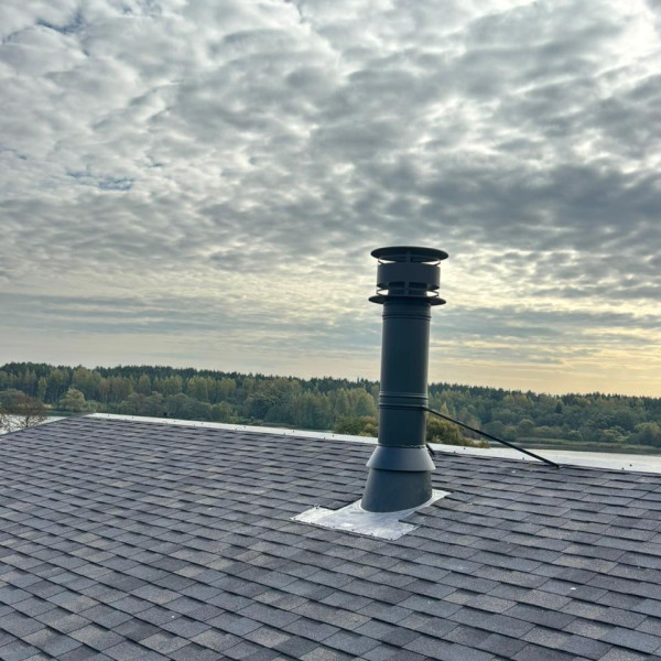 Монтаж каминной топки ASTOV П3С 53(84)57 с комплектующими в деревянном доме Монтаж каминной топки ASTOV П3С 53(84)57 с комплектующими в деревянном доме