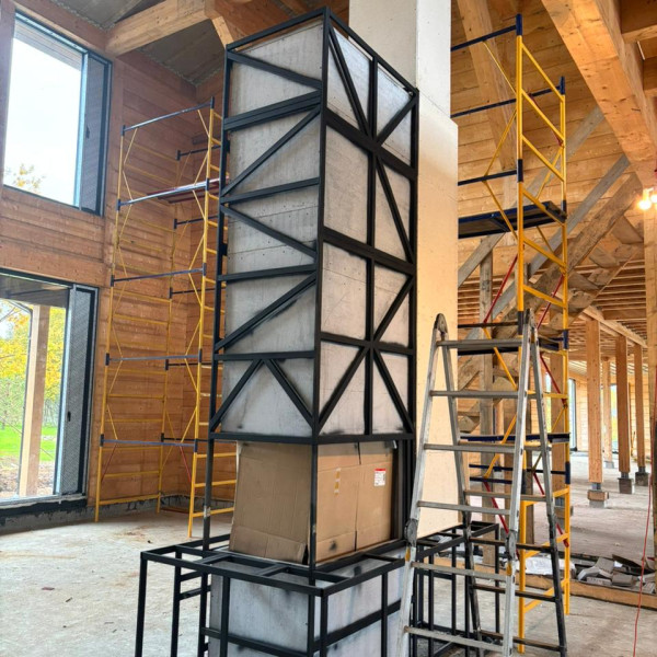 Монтаж каминной топки ASTOV П3С 53(84)57 с комплектующими в деревянном доме Монтаж каминной топки ASTOV П3С 53(84)57 с комплектующими в деревянном доме