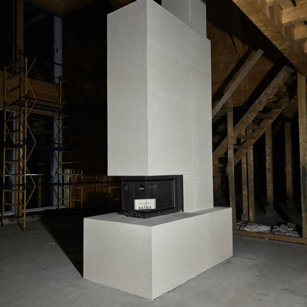 Монтаж каминной топки ASTOV П3С 53(84)57 с комплектующими в деревянном доме Монтаж каминной топки ASTOV П3С 53(84)57 с комплектующими в деревянном доме