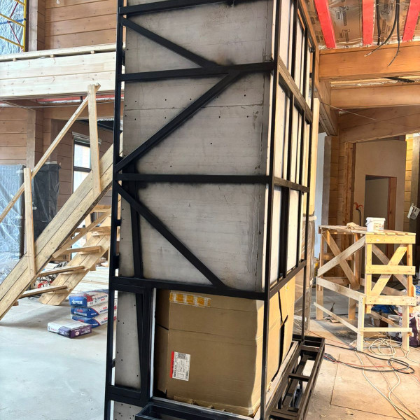 Монтаж каминной топки ASTOV П3С 12057 с комплектующими в деревянном доме Монтаж каминной топки ASTOV П3С 12057 с комплектующими в деревянном доме