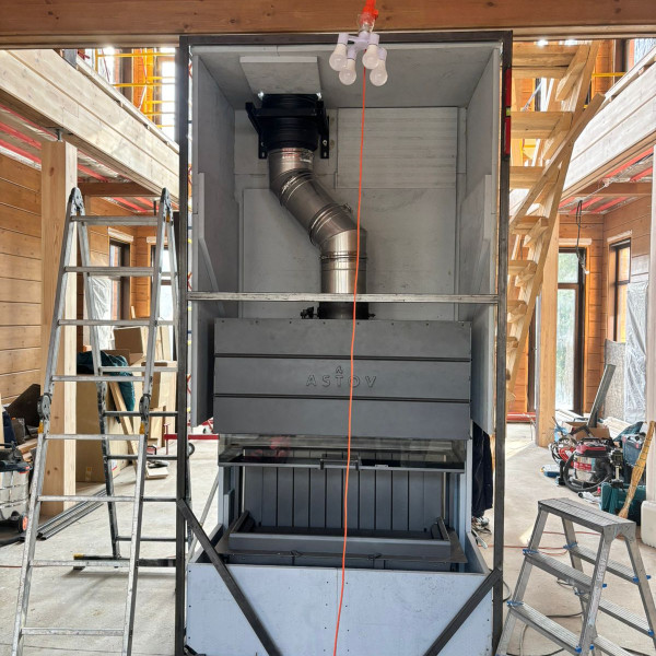 Монтаж каминной топки ASTOV П3С 12057 с комплектующими в деревянном доме Монтаж каминной топки ASTOV П3С 12057 с комплектующими в деревянном доме