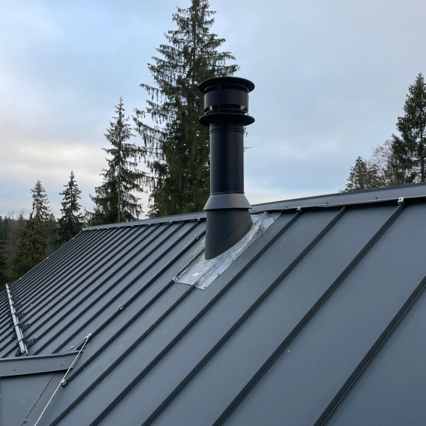 Монтаж каминной топки ASTOV П3С 12057 с комплектующими в деревянном доме Монтаж каминной топки ASTOV П3С 12057 с комплектующими в деревянном доме