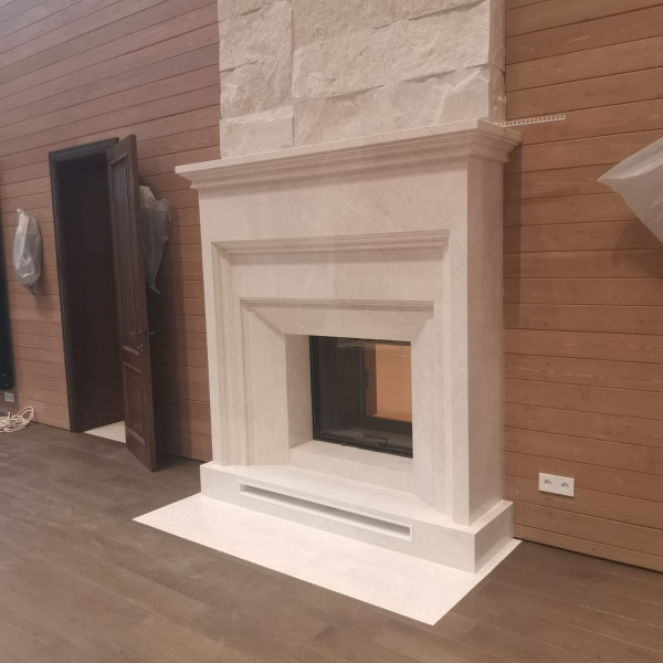 Монтаж тоннельной каминной топки ASTOV ПТ 9074 с шибером и комплектующими в бетонном доме Монтаж тоннельной каминной топки ASTOV ПТ 9074 с шибером и комплектующими в бетонном доме