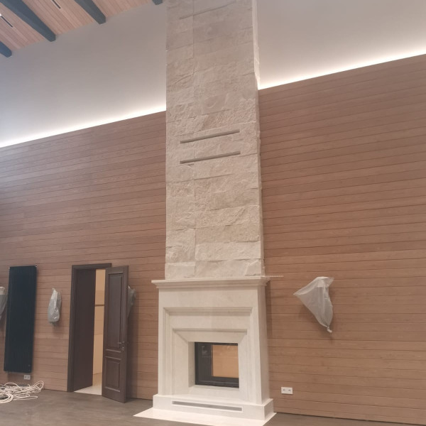 Монтаж тоннельной каминной топки ASTOV ПТ 9074 с шибером и комплектующими в бетонном доме Монтаж тоннельной каминной топки ASTOV ПТ 9074 с шибером и комплектующими в бетонном доме