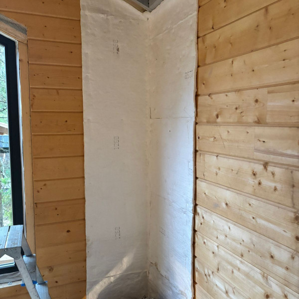 Монтаж каминной топки ASTOV П2С 8457 R с комплектующими в деревянном доме Монтаж каминной топки ASTOV П2С 8457 R с комплектующими в деревянном доме