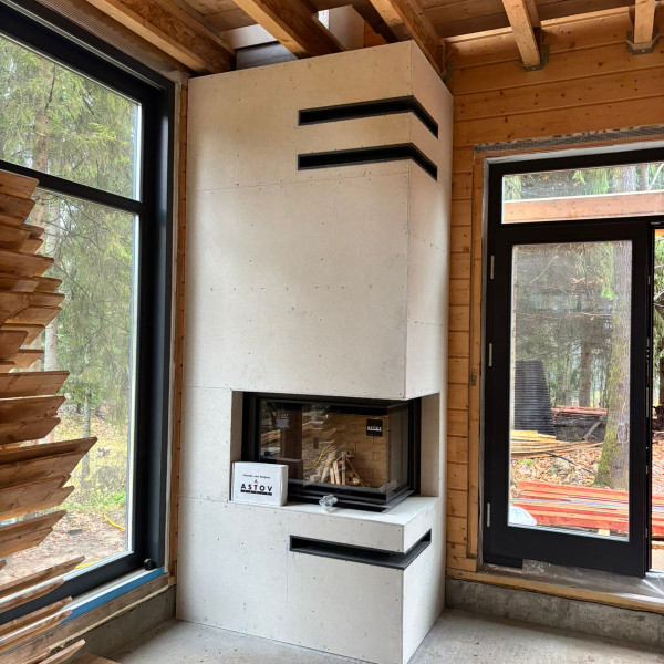 Монтаж каминной топки ASTOV П2С 8457 R с комплектующими в деревянном доме Монтаж каминной топки ASTOV П2С 8457 R с комплектующими в деревянном доме