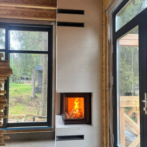 Монтаж каминной топки ASTOV П2С 8457 R с комплектующими в деревянном доме Монтаж каминной топки ASTOV П2С 8457 R с комплектующими в деревянном доме