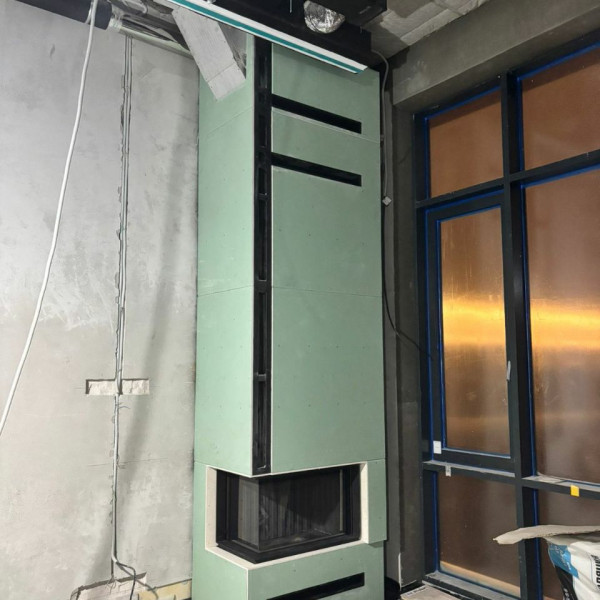 Монтаж каминной топки Spartherm Premium V-2L-80h чёрная футеровка с комплектующими в многоэтажный дом Монтаж каминной топки Spartherm Premium V-2L-80h чёрная футеровка с комплектующими в многоэтажный дом