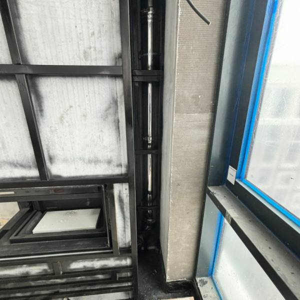 Монтаж каминной топки Spartherm Premium V-2L-80h чёрная футеровка с комплектующими в многоэтажный дом Монтаж каминной топки Spartherm Premium V-2L-80h чёрная футеровка с комплектующими в многоэтажный дом