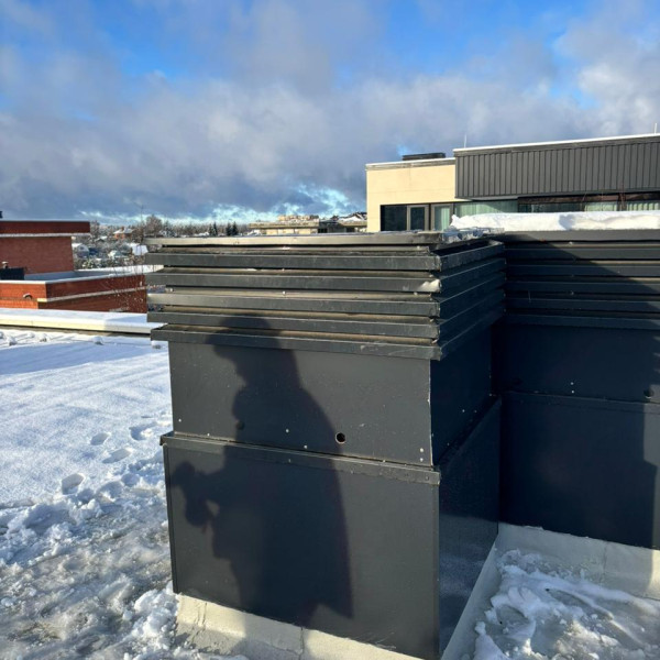 Монтаж каминной топки ASTOV П3С 12057 с комплектующими в бетонном доме Монтаж каминной топки ASTOV П3С 12057 с комплектующими в бетонном доме