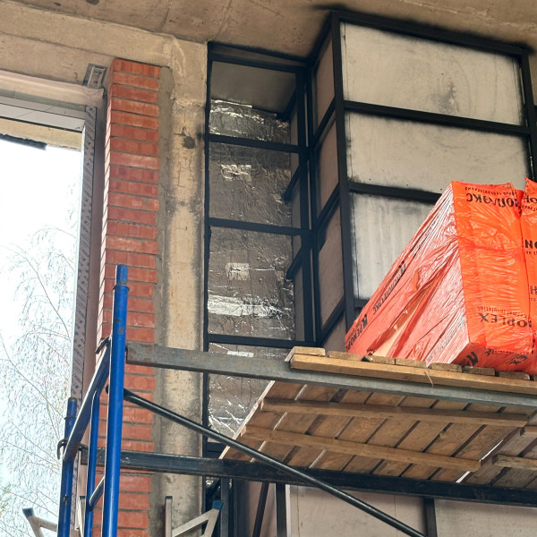 Каминная топка ASTOV П3С 15057 с комплектующими, притоком воздуха из вне в каменном доме Каминная топка ASTOV П3С 15057 с комплектующими, притоком воздуха из вне в каменном доме
