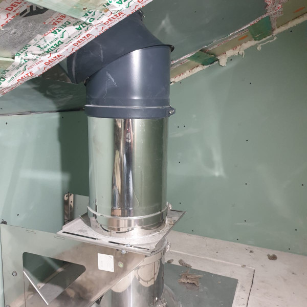 Каминная топка ASTOV ПС 8063 с комплектующими, притоком воздуха из вне в каркасном доме Каминная топка ASTOV ПС 8063 с комплектующими, притоком воздуха из вне в каркасном доме