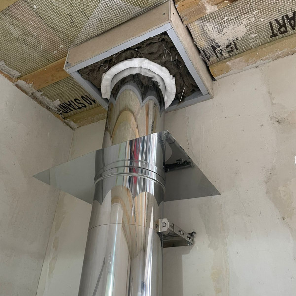 Монтаж каминной топки ASTOV М 700 (Базовая) встроенный адаптер подводки воздух из вне с комплектующими в дом Монтаж каминной топки ASTOV М 700 (Базовая) встроенный адаптер подводки воздух из вне с комплектующими в дом