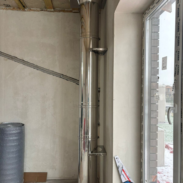 Монтаж каминной топки ASTOV М 700 (Базовая) встроенный адаптер подводки воздух из вне с комплектующими в дом Монтаж каминной топки ASTOV М 700 (Базовая) встроенный адаптер подводки воздух из вне с комплектующими в дом