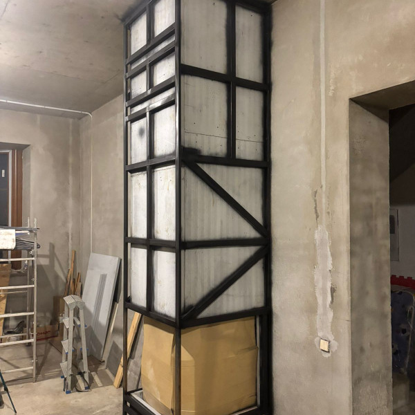 Монтаж каминной топки ASTOV П3С 5357 с комплектующими в бетонном доме Монтаж каминной топки ASTOV П3С 5357 с комплектующими в бетонном доме