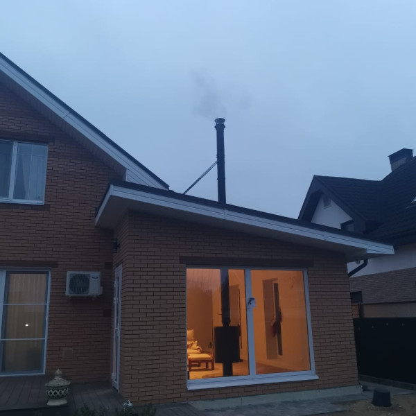 Монтаж дровяной печи-камина Astov OVAL в чёрном цвете дымоход CRAFT HF-25BP Монтаж дровяной печи-камина Astov OVAL в чёрном цвете дымоход CRAFT HF-25BP