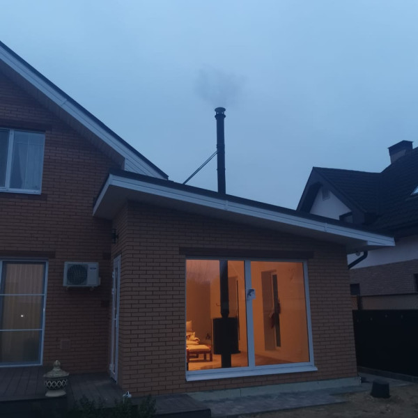 Монтаж дровяной печи-камина Astov OVAL в чёрном цвете дымоход CRAFT HF-25BP Монтаж дровяной печи-камина Astov OVAL в чёрном цвете дымоход CRAFT HF-25BP