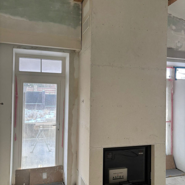 Монтаж каминной топки ASTOV ПС 8063 с комплектующими в дом Монтаж каминной топки ASTOV ПС 8063 с комплектующими в дом