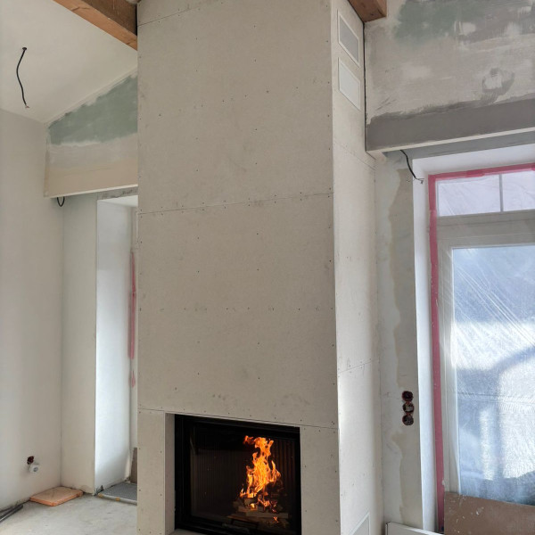 Монтаж каминной топки ASTOV ПС 8063 с комплектующими в дом Монтаж каминной топки ASTOV ПС 8063 с комплектующими в дом