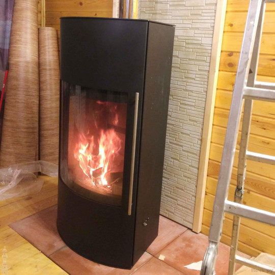 Печь-камин EMBER Гордана 480 L+ black (чёрная) Печь-камин EMBER Гордана 480 L+ black (чёрная)