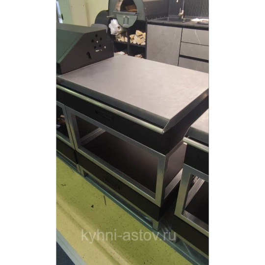 Мобильный модуль со столом