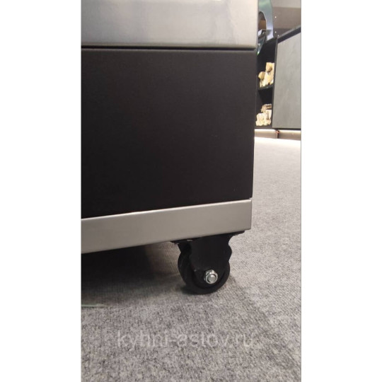 Мобильный модуль со столом